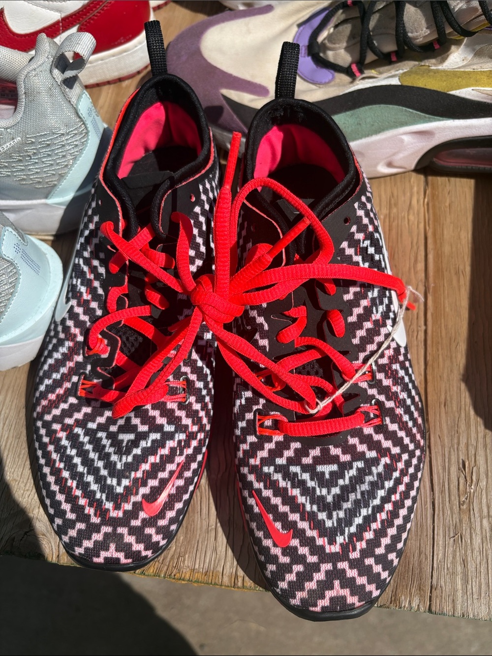 Nike Black & Pink Geometric Running Sneakers with Red Laces